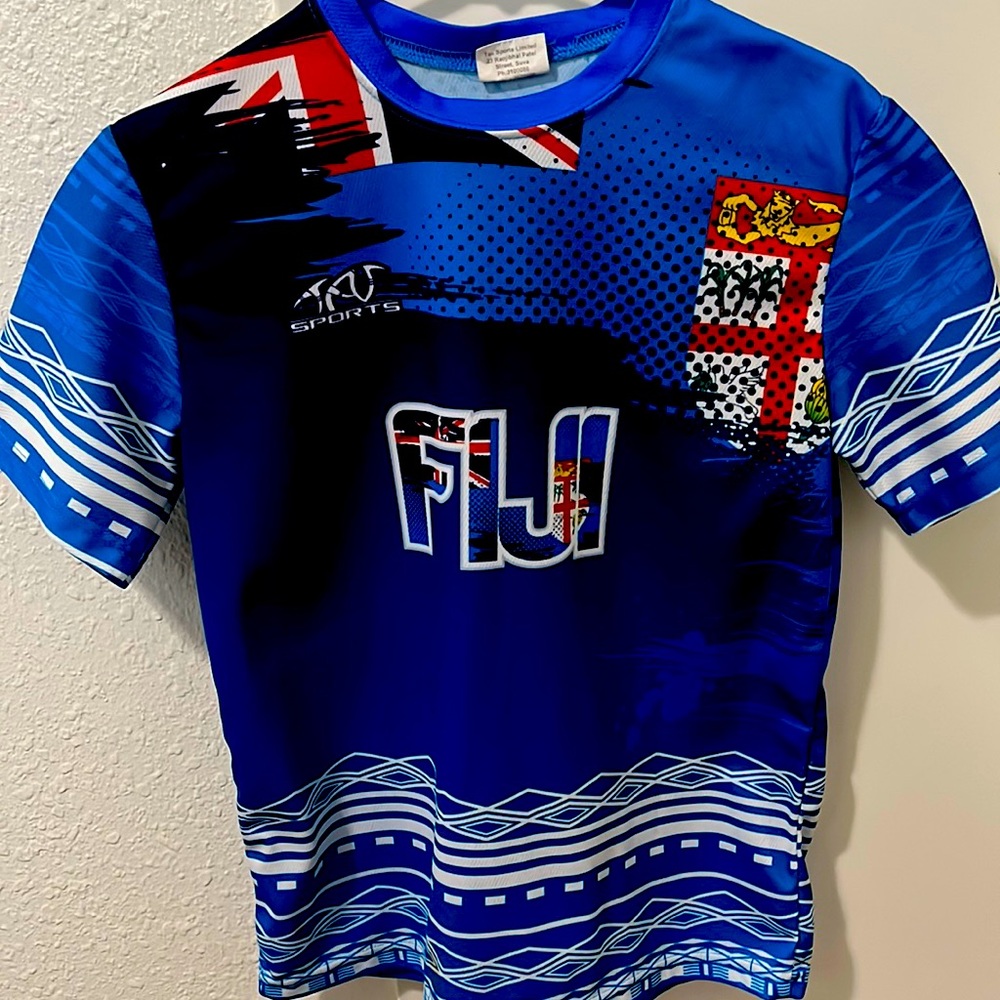 This is Fiji island shirt very nice and silk brand printed both side